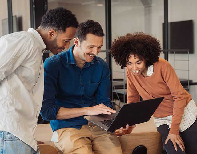 diverse-colleagues-working-together-in-office